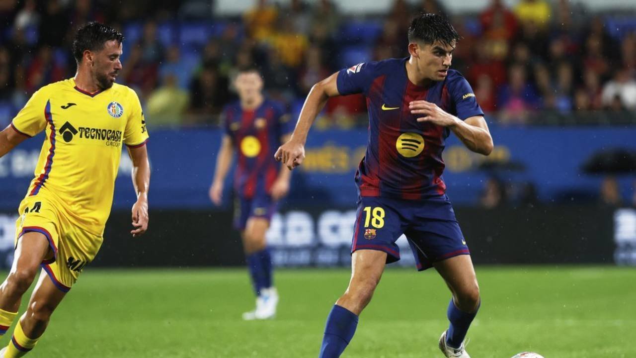 AC Milan Tertarik Rekrut Bek Barcelona di Bursa Transfer Musim Panas AC Milan Tertarik Rekrut Bek Barcelona di Bursa Transfer Musim Panas