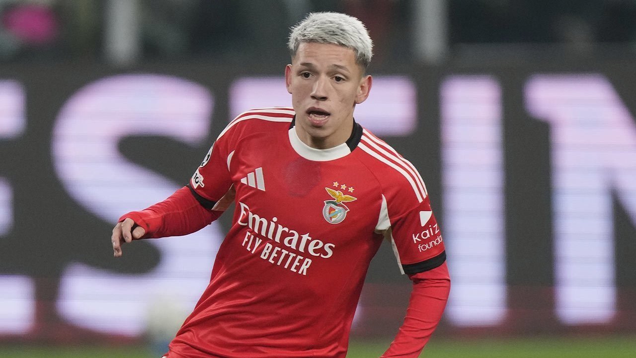 UEFA Skors Bintang Benfica Gianluca Prestianni Akibat Dugaan Rasialisme ke Vinicius Jr UEFA Skors Bintang Benfica Gianluca Prestianni Akibat Dugaan Rasialisme ke Vinicius Jr