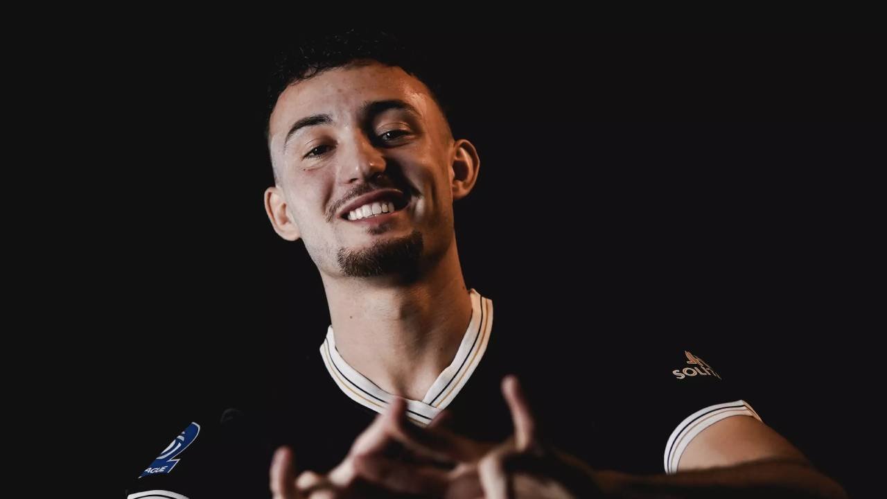 Gelandang Timnas Indonesia Ivar Jenner Resmi ke Dewa United