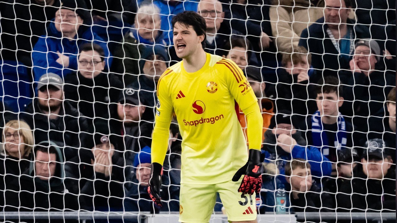 Manchester United Clean Sheet di Kandang Everton, Kualitas Senne Lammens Dapat Acungan Jempol