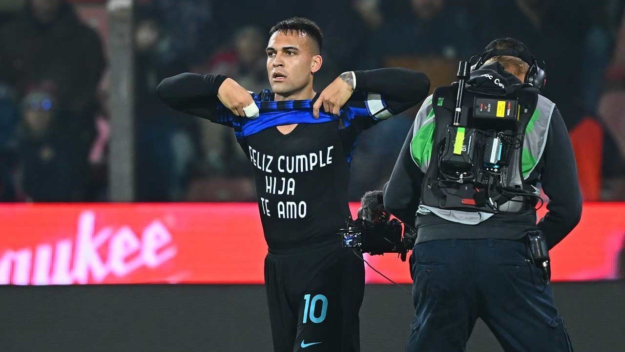 Hasil Cremonese vs Inter Milan: Emil Audero Kena Lemparan Flare, Nerazzurri Tak Terbendung di Giovanni Zini Hasil Cremonese vs Inter Milan: Emil Audero Kena Lemparan Flare, Nerazzurri Tak Terbendung di Giovanni Zini