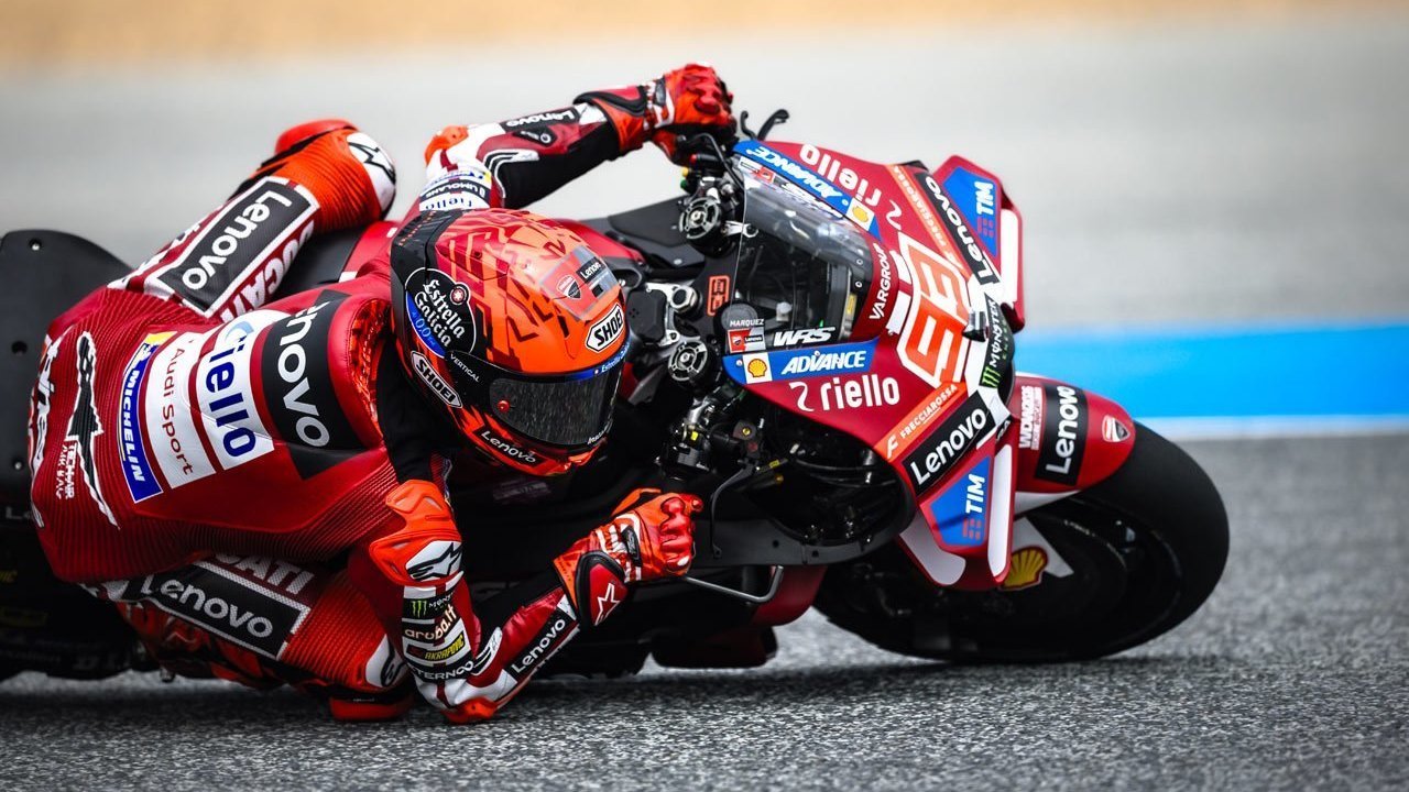 Video Insiden 'Divebomb' Marc Marquez vs Pedro Acosta yang Berbuah Penalti di Sprint MotoGP Thailand 2026