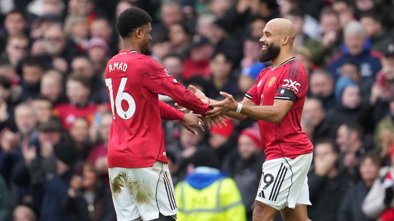 Hasil Man United vs Tottenham: Kalahkan 10 Pemain The Lillywhites, Setan Merah Catatkan Kemenangan Keempat Beruntun!