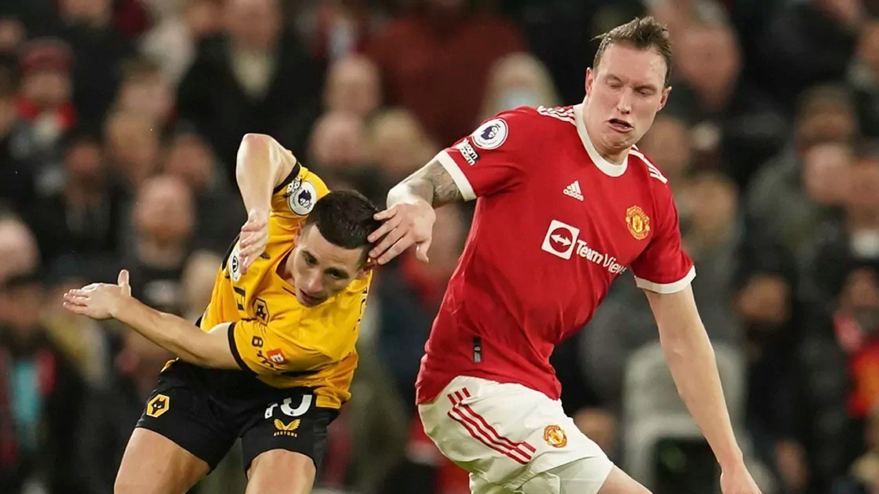 Apa Kabar Phil Jones? Eks Bek Man United Itu Kini Dapat Pekerjaan di Klub Lamanya Apa Kabar Phil Jones? Eks Bek Man United Itu Kini Dapat Pekerjaan di Klub Lamanya