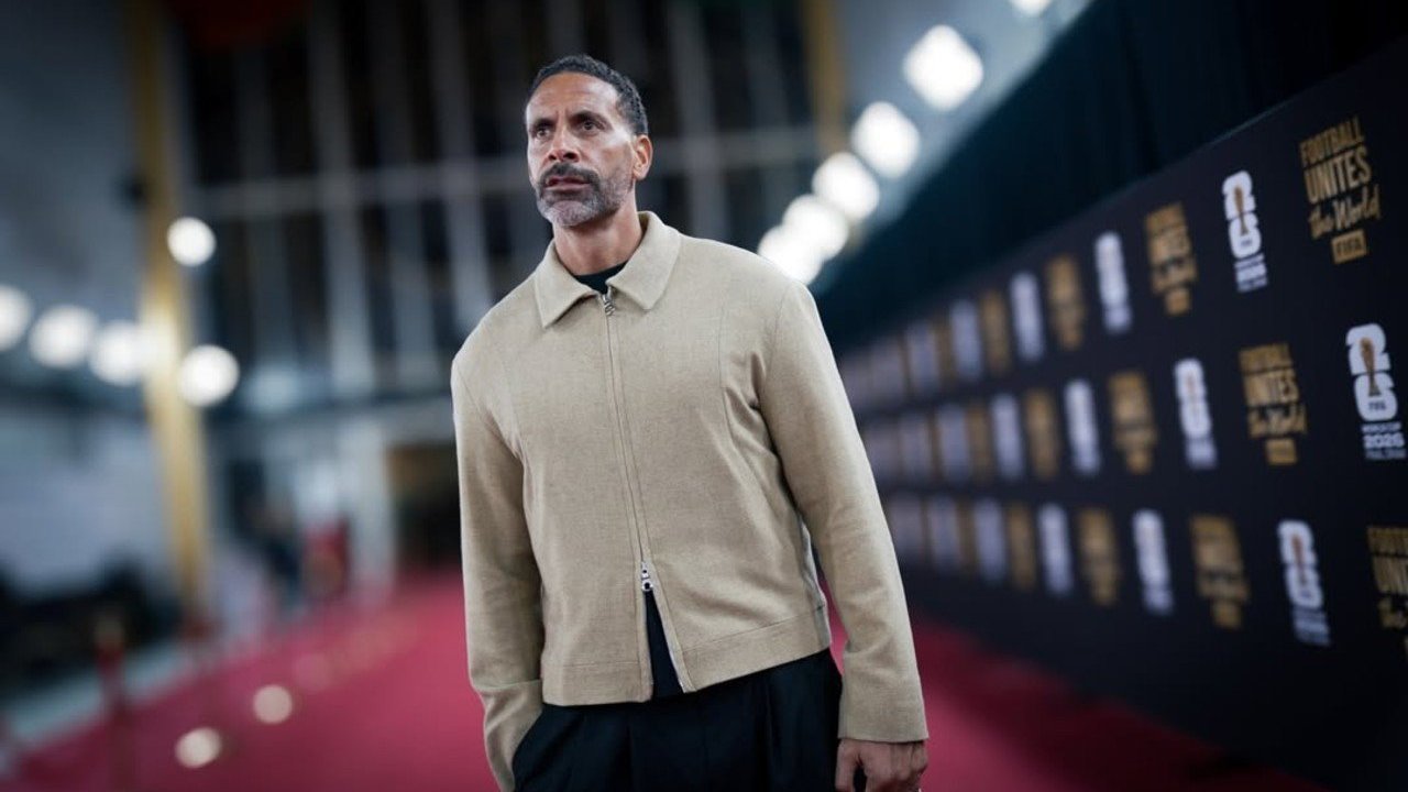 Kisah Legenda Man United, Rio Ferdinand: Pernah Terpaksa Gunakan Kursi Roda Karena Cedera Panjang