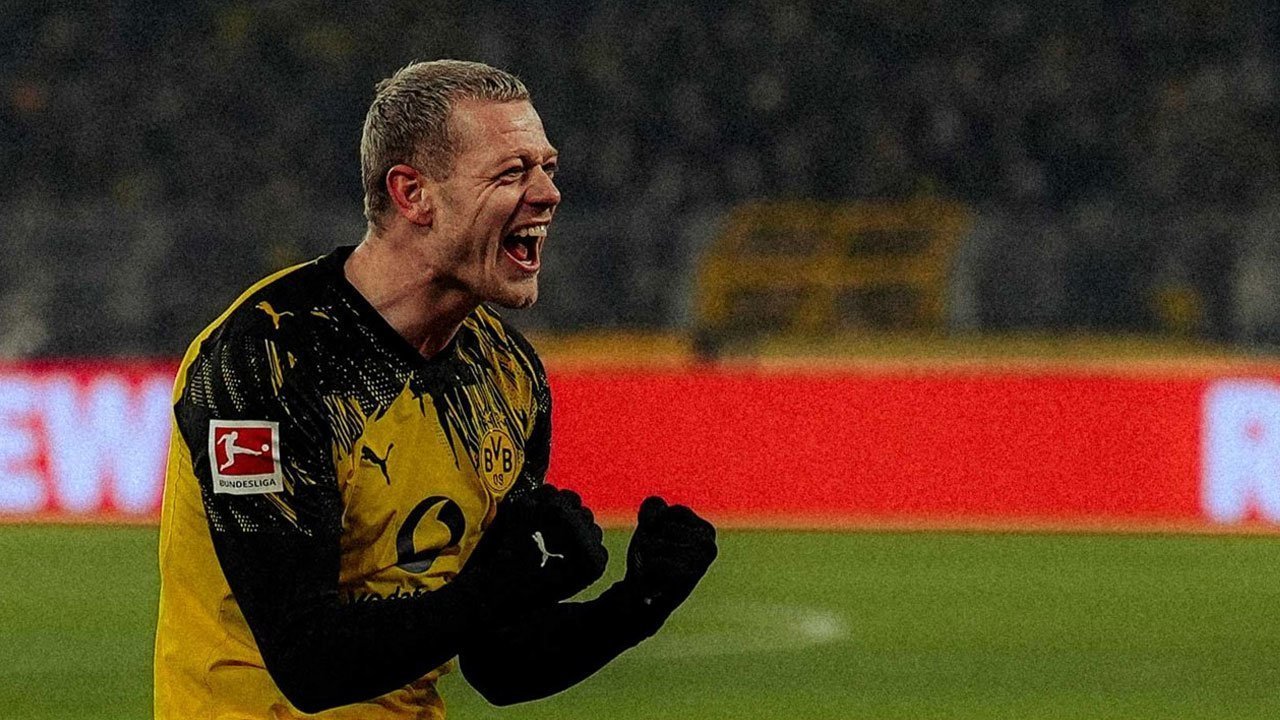 Cari Bek Kanan Baru, Manchester United Impor Raja Assist Borussia Dortmund?