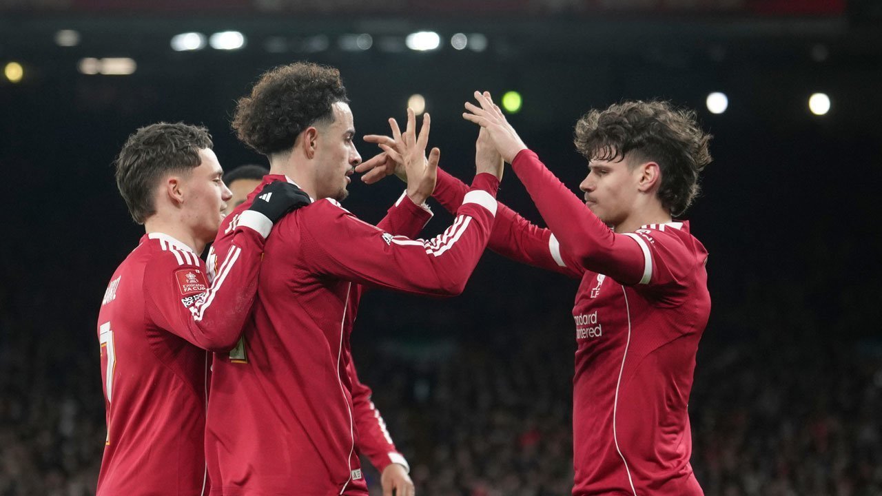 Krisis Cedera yang Menggerogoti Liverpool: Tumbangnya Pemain-Pemain Kunci