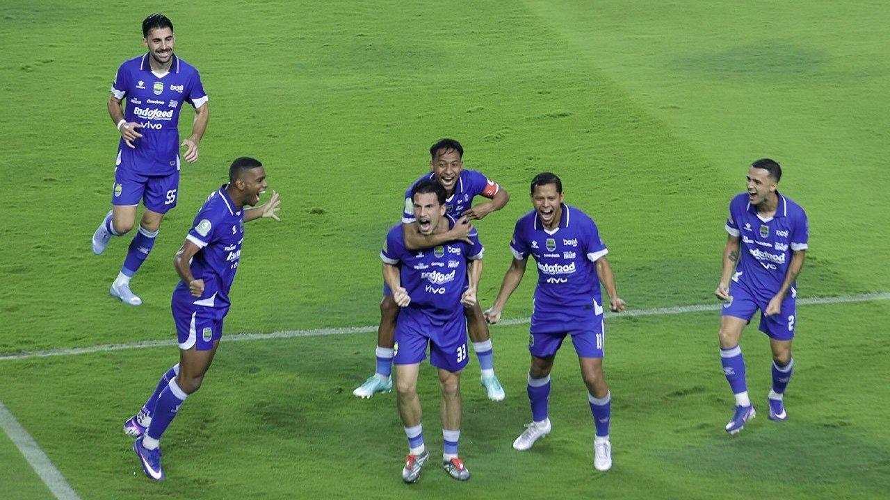 BRI Super League: Menakar Peluang Hattrick Juara Persib, Dominasi di Kandang Jadi Kunci BRI Super League: Menakar Peluang Hattrick Juara Persib, Dominasi di Kandang Jadi Kunci