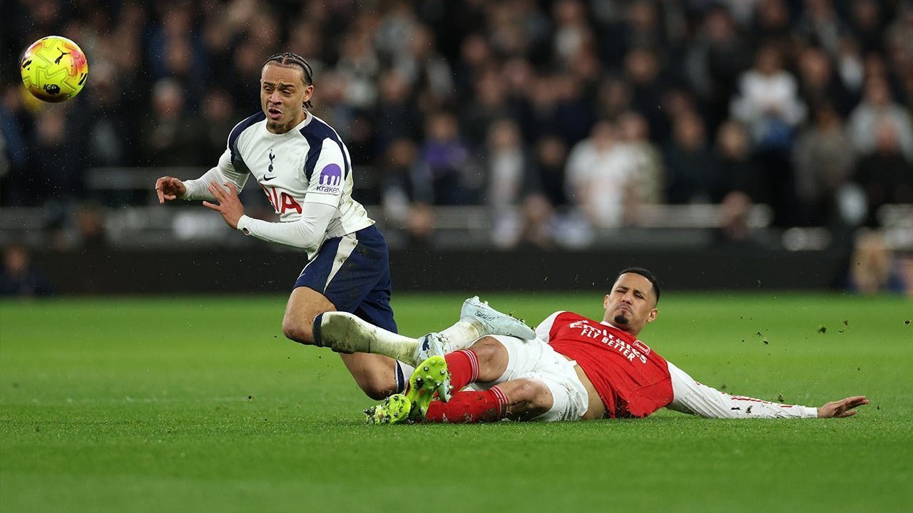 Bukan Gol, Ini Rekor Unik William Saliba Saat Arsenal Hancurkan Tottenham