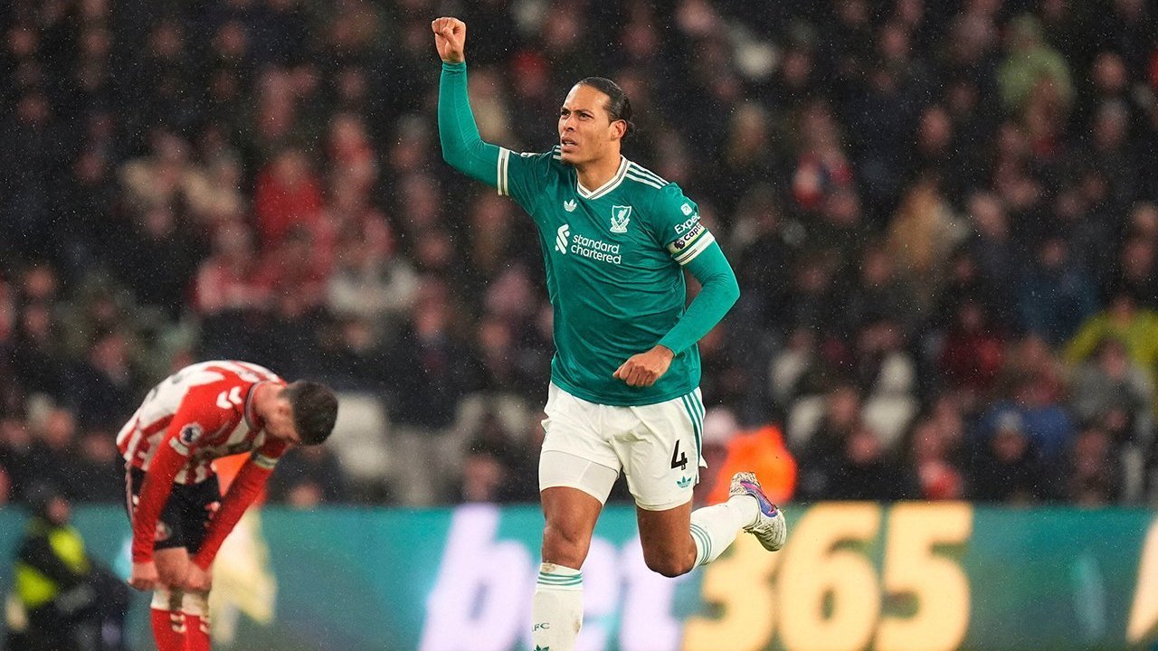 Rapor Pemain Liverpool vs Sunderland: Dua Pilar Lini Belakang Bersinar, Van Dijk dan Konate!