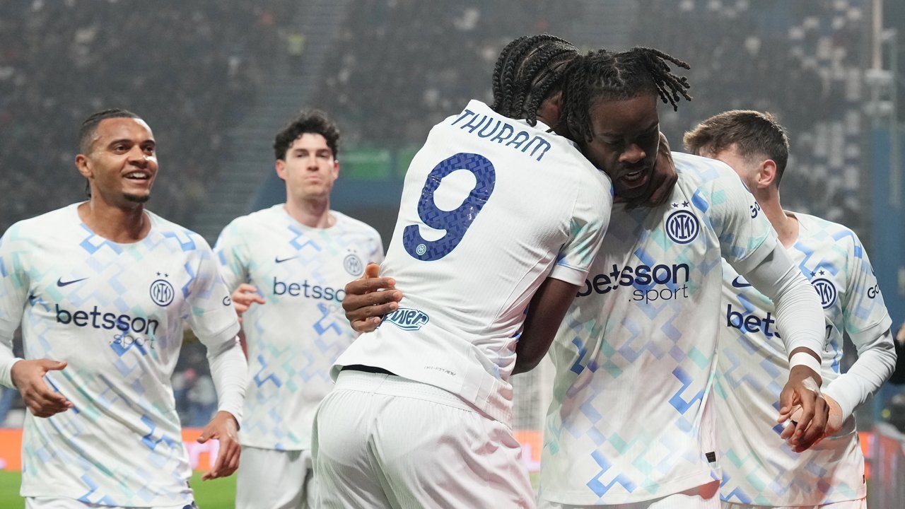 Manchester United Intip Peluang untuk Daratkan Bek Tangguh Inter Milan Ini?