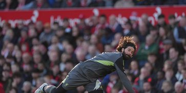 Nottingham Forest vs Liverpool: Ketika Alisson Menjelma jadi Asisten Pelatih Arne Slot, Ini yang Terjadi! Nottingham Forest vs Liverpool: Ketika Alisson Menjelma jadi Asisten Pelatih Arne Slot, Ini yang Terjadi!