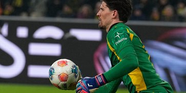 Tembok Kokoh Gregor Kobel: Senjata Rahasia Dortmund Hentikan Dominasi Bayern di Der Klassiker!