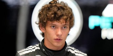 Kimi Antonelli Alami Kecelakaan Lalu Lintas Jelang Tes Pramusim Formula 1 Bahrain 2026