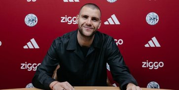 Kiper Timnas Indonesia, Maarten Paes Resmi Gabung Ajax dengan Kontrak Panjang hingga 2029 Kiper Timnas Indonesia, Maarten Paes Resmi Gabung Ajax dengan Kontrak Panjang hingga 2029