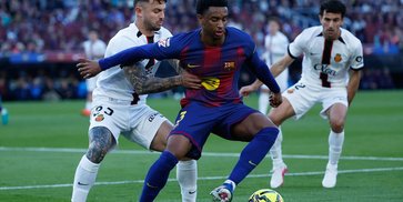 Man United Mengendus Peluang Transfer Alejandro Balde dari Barcelona