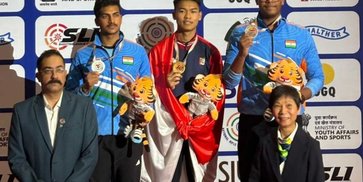 Brimob ke Panggung Dunia: Briptu Fawwaz Pecahkan Rekor Dunia dan Sabet Emas di India Brimob ke Panggung Dunia: Briptu Fawwaz Pecahkan Rekor Dunia dan Sabet Emas di India