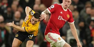 Apa Kabar Phil Jones? Eks Bek Man United Itu Kini Dapat Pekerjaan di Klub Lamanya Apa Kabar Phil Jones? Eks Bek Man United Itu Kini Dapat Pekerjaan di Klub Lamanya