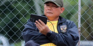 Kilas Balik Drama Penutup Era Sumardji Sebagai Manajer Timnas Indonesia: Dari Emas SEA Games hingga Sanksi Berat FIFA Kilas Balik Drama Penutup Era Sumardji Sebagai Manajer Timnas Indonesia: Dari Emas SEA Games hingga Sanksi Berat FIFA