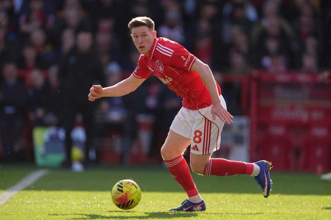 Elliot Anderson dari Nottingham Forest saat tampil dalam laga Premier League melawan Liverpool, Minggu (22/2/2026) (c) AP Photo/Dave Shopland