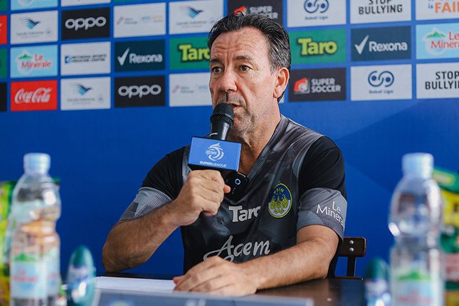 Pelatih PSIM, Jean Paul Van Gastel. (c) dok.Ileague.id