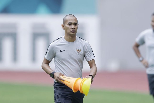 Kick-off Agresif dan Rotasi Posisi yang Cair