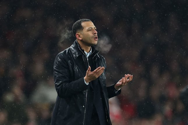 Pelatih Chelsea, Liam Rosenior. (c) AP Photo/Ian Walton