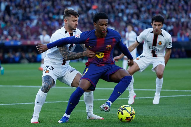 Kiper dan lini belakang Barcelona