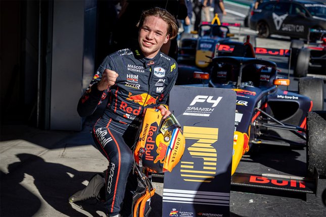 Penampilan Gemilang Coronel di Uji Coba Penampilan Gemilang Coronel di Uji Coba