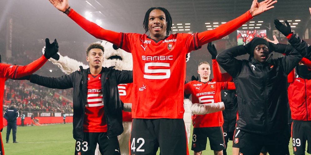 Bek Anyar Liverpool Ini Disebut Sebagai Reinkarnasi Legenda AC Milan dan Man United