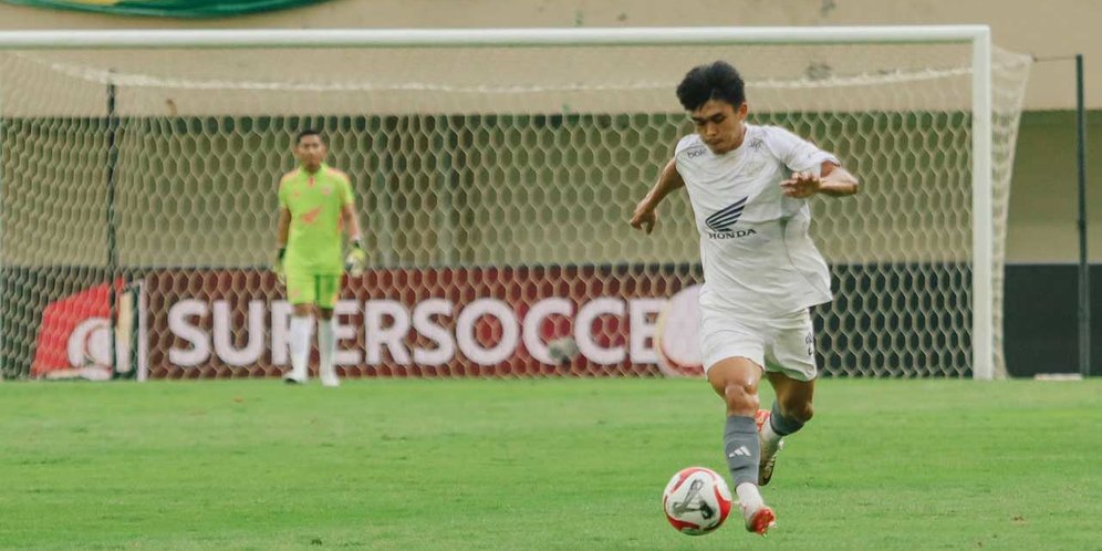 Hasil BRI Super League: PSM Makassar Menang di Markas PSBS Biak, Penalti Menit Akhir Beri Semen Padang 3 Poin