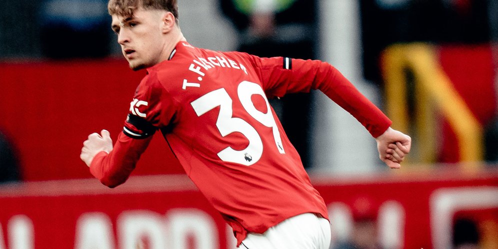 Diberi Debut oleh Michael Carrick, Putra Legenda MU ini Girang Bukan Kepalang!