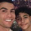 Cristiano Ronaldo Jr Diam-Diam Sudah di Madrid? Sinyal Kuat Ikuti Jejak Sang Ayah Mulai Terlihat Cristiano Ronaldo Jr Diam-Diam Sudah di Madrid? Sinyal Kuat Ikuti Jejak Sang Ayah Mulai Terlihat