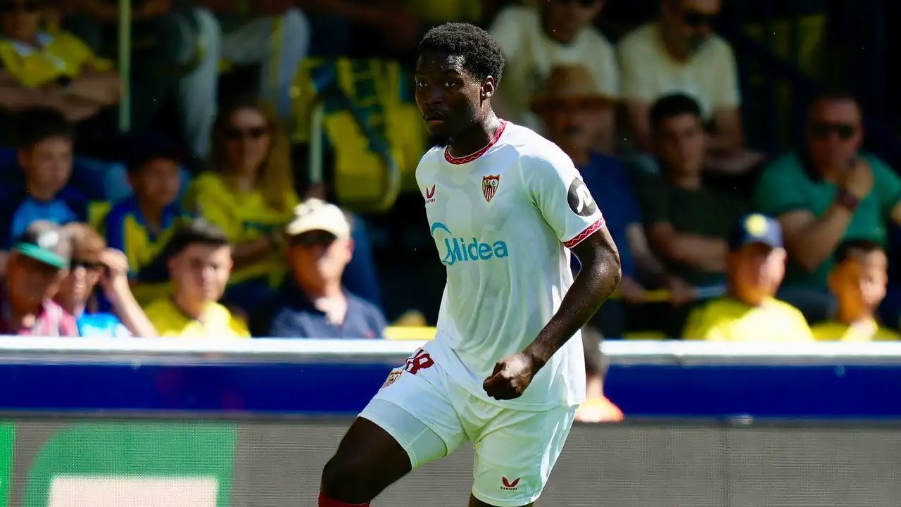 Cari Pengganti Casemiro, MU Bakal Impor Gelandang dari Spanyol?