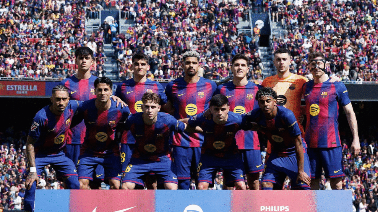 Tribute Mengharukan di Camp Nou! Barcelona Rayakan Ultah Ronaldinho