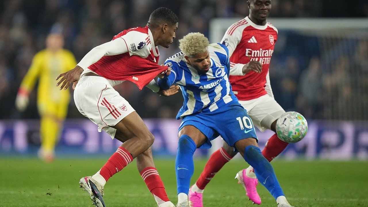 Kesalnya Pelatih Brighton Usai Dikalahkan Arsenal: Gak Niat Main Bola, Cuma Buang Waktu!