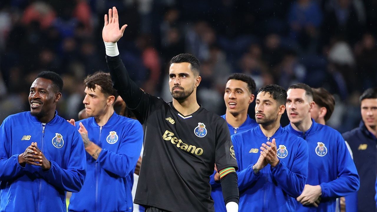 Juventus Incar Diogo Costa, Tak Lagi Percaya Michele Di Gregorio?