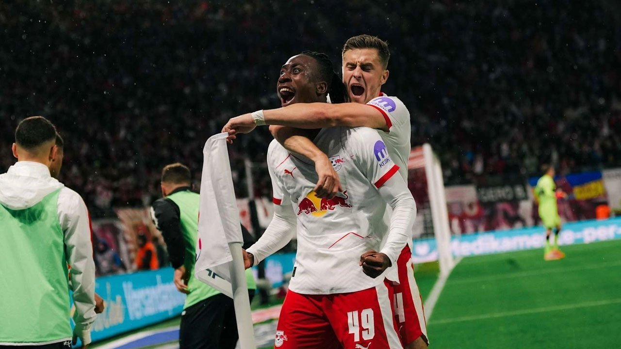 Ogah Ketikung, Manchester United Coba 'Bungkus' Transfer Bintang RB Leipzig Ini