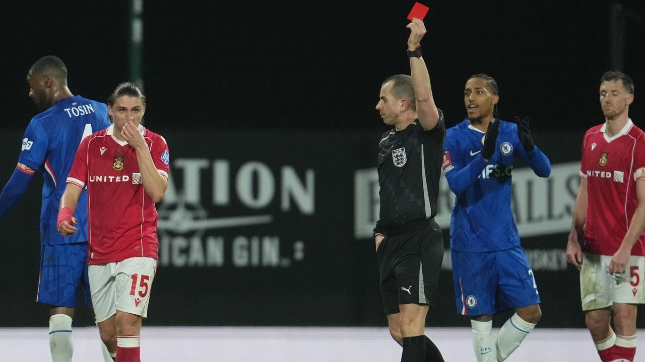 Kalah dari Chelsea, Wrexham Sesalkan Kartu Merah di Penghujung Laga
