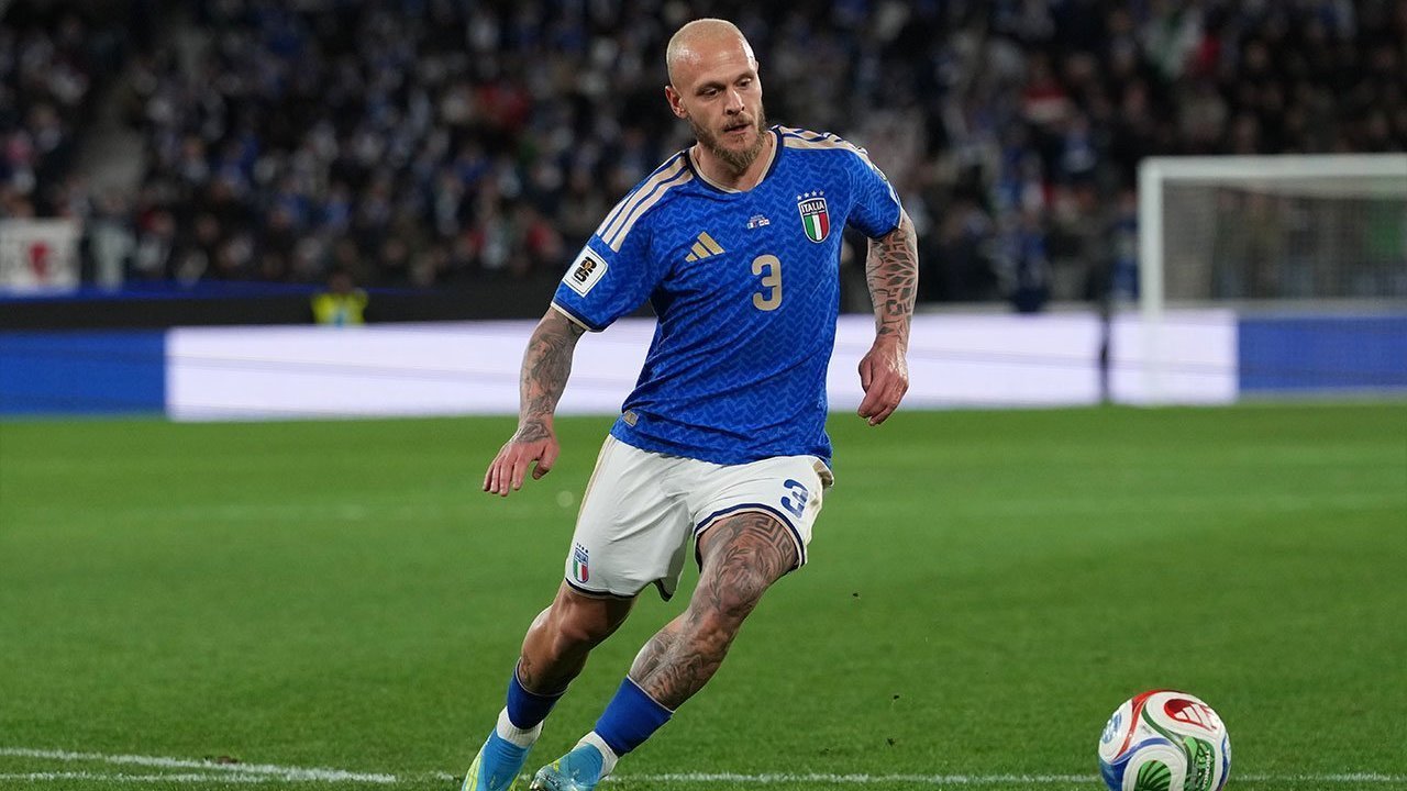 Italia Kehilangan Federico Dimarco, Roberto Mancini Panggil Bek Aston Villa Italia Kehilangan Federico Dimarco, Roberto Mancini Panggil Bek Aston Villa