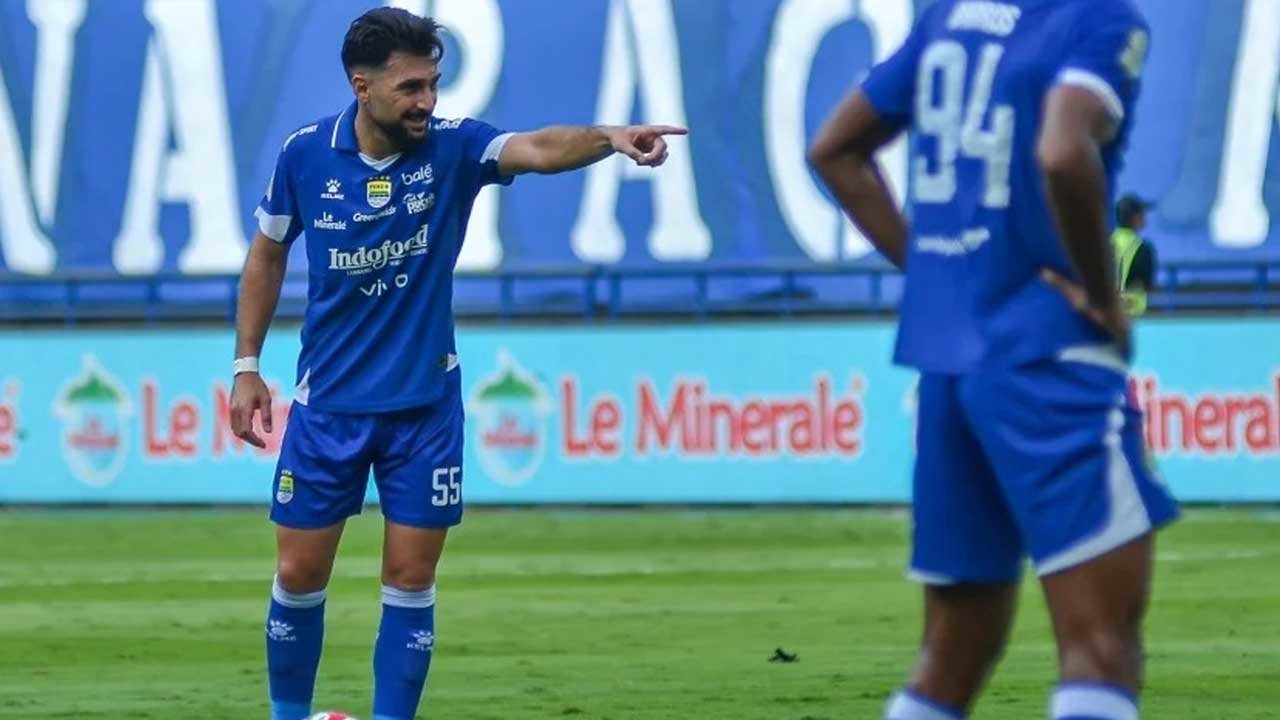 Frans Putros dari Persib Punya Misi Besar Bawa Timnas Irak ke Piala Dunia 2026