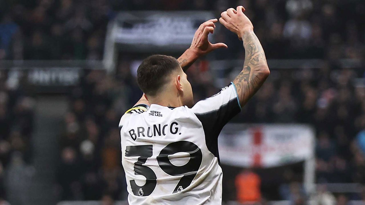 Waduh! Newcastle Ogah Lepas Gelandangnya ke Manchester United