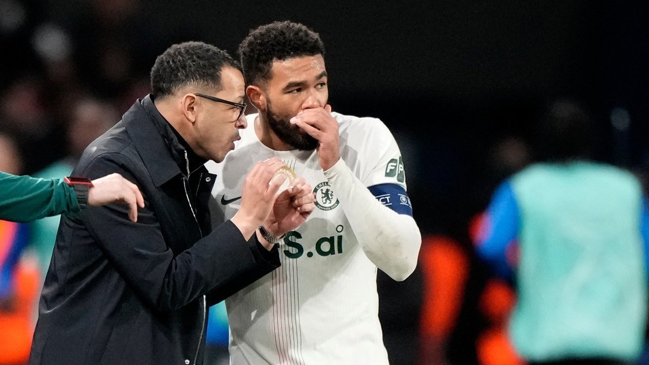 Chelsea Sempat Bangkit, tapi Gol Vitinha Mengubah Momentum, dan Kvaratskhelia Jadi Pembeda