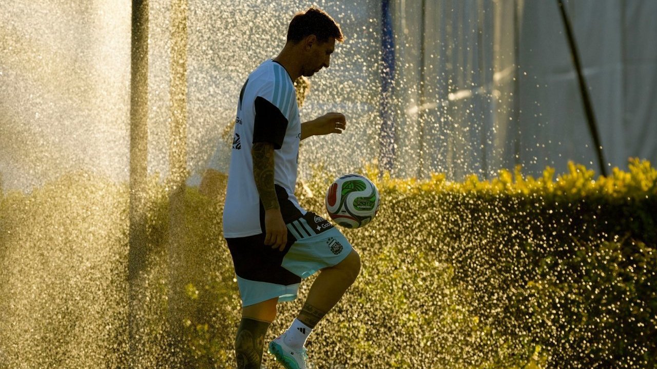 Lionel Messi yang Terus Berevolusi Lionel Messi yang Terus Berevolusi