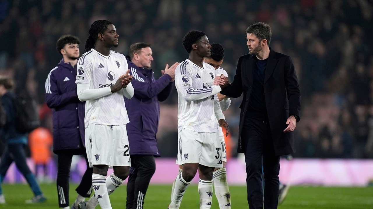 Kontroversi di Vitality Stadium: MU Dirugikan, Carrick Geram Sebut Keputusan Wasit Membingungkan