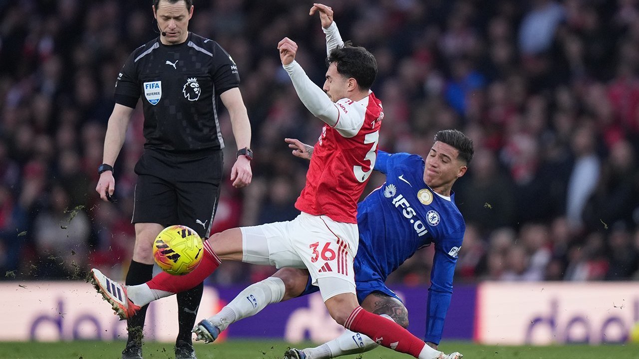 Arsenal Raja Bola Mati, Chelsea Terkapar karena Disiplin Buruk di Derbi London