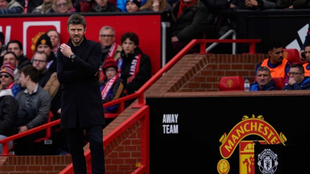 Man United Menang Lagi: Michael Carrick Catat Rekor Lewati Sir Alex Ferguson dan Solskjaer!
