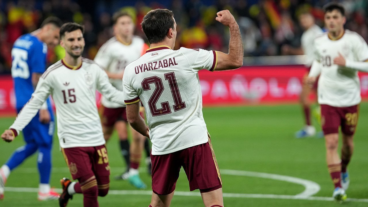 Hasil Spanyol vs Serbia: Brace Mikel Oyarzabal Bawa La Roja Menang 3-0