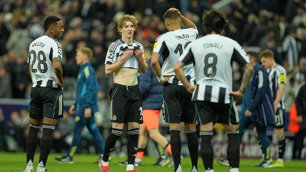 Tolak MU, Bintang Newcastle Ini Bakal Gabung Barcelona? Tolak MU, Bintang Newcastle Ini Bakal Gabung Barcelona?