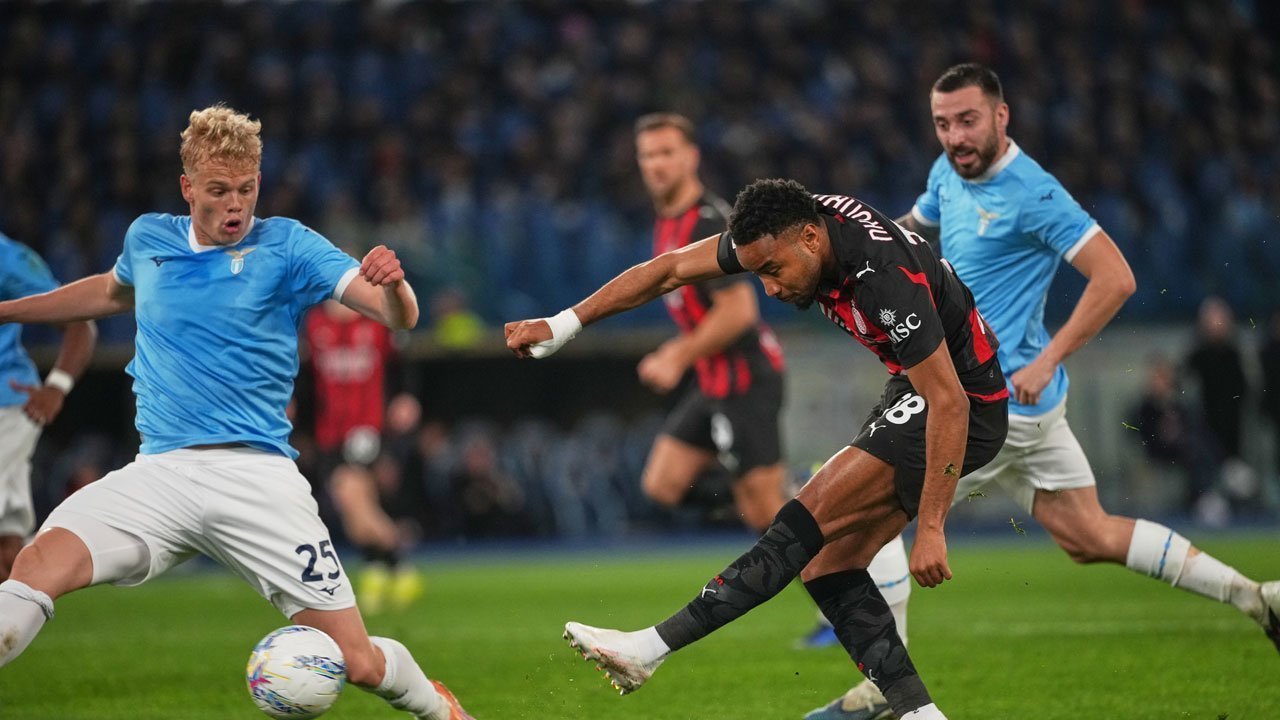 Dikalahkan Lazio, AC Milan Pamali Bicara Scudetto Lagi: Yang Realistis-realistis aja! Dikalahkan Lazio, AC Milan Pamali Bicara Scudetto Lagi: Yang Realistis-realistis aja!